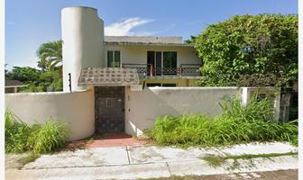 Foto de inmueble en PASEO DEL BOSQUE  #582, Col. Marina Ixtapa C.P. 40880, Zihuatanejo de Azueta