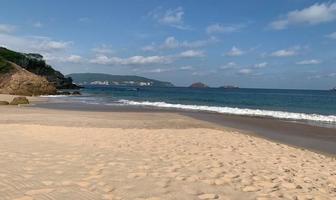 Foto de inmueble en Paseo Punta Ixtapa, Col. Marina Ixtapa C.P. 40880, Zihuatanejo de Azueta