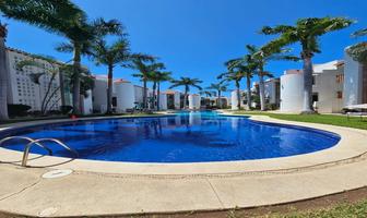 Foto de inmueble en Paseo de los Pelicanos, Col. Marina Ixtapa C.P. 40880, Zihuatanejo de Azueta