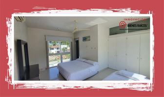 Foto de inmueble en Rtno. de las Alondras 268, 40883 Ixtapa Zihuatanejo, Gro., México, Col. Marina Ixtapa C.P. 40880, Zihuatanejo de Azueta