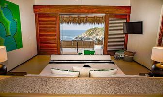 Foto de inmueble en , Col. Marina Ixtapa C.P. 40880, Zihuatanejo de Azueta