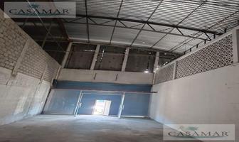 Foto de inmueble en AV. Cuauhtémoc  al 200 #207, Col. Progreso C.P. 39350, Acapulco de Juárez