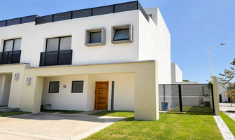 Foto de inmueble en Av Adamar, Col. Acueducto San Agustín C.P. 45646, Tlajomulco de Zúñiga
