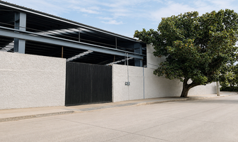Foto de inmueble en Avenida Vicente Guerrero, Col. Agua Blanca Industrial C.P. 45235, Zapopan