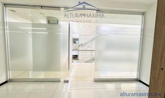 Foto de inmueble en Av. Nicolas Copernico, Col. Arboledas 1a Secc C.P. 45070, Zapopan