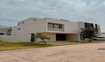 Foto de inmueble en Calle del bosque, Col. Bosques Vallarta C.P. 45222, Zapopan