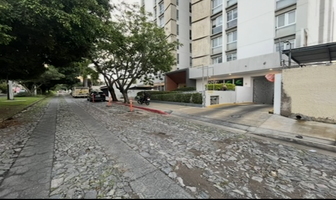 Foto de inmueble en Calzada de los laureles, Col. Ciudad Granja C.P. 45010, Zapopan