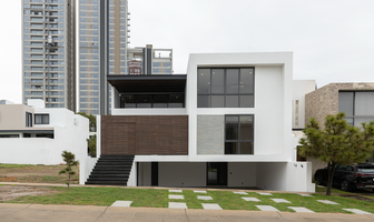 Foto de inmueble en Colinas de los Virreyes, Col. Colinas Virreyes C.P. 45115, Zapopan