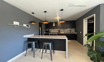 Foto de inmueble en Av. Novelistas, Col. Colinas de San Javier C.P. 45110, Zapopan