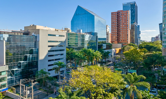 Foto de inmueble en Av. de las Américas, Col. Country Club C.P. 44610, Guadalajara