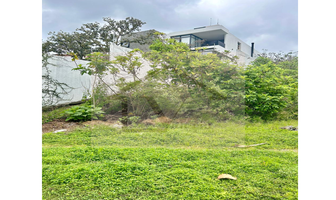 Foto de inmueble en Paseo de los Cedros, Col. El Palomar C.P. 45643, Tlajomulco de Zúñiga