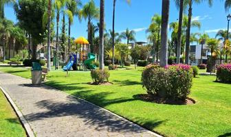 Foto de inmueble en Jardin de los Cerezos, Col. Jardín Real C.P. 45136, Zapopan