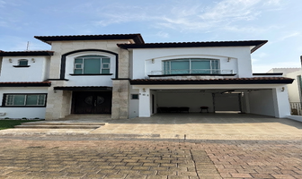 Foto de inmueble en Jardín del Pino, Col. Jardín Real C.P. 45136, Zapopan