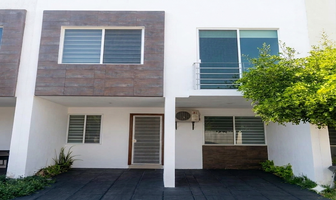 Foto de inmueble en AV VALLE DE ATEMAJAC, Col. Jardines Del Valle C.P. 45138, Zapopan