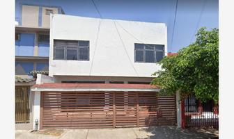 Foto de inmueble en LA ISLA MADERA #3022, Col. Jardines de La Cruz 1a. Sección C.P. 44950, Guadalajara
