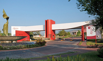Foto de inmueble en Av. Adolfo López Mateos Sur, Col. La Rioja C.P. 45645, Tlajomulco de Zúñiga