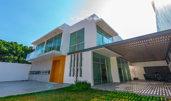 Foto de inmueble en Av. Naciones Unidas, Col. Loma Real C.P. 45129, Zapopan