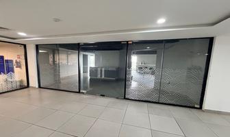 Foto de inmueble en AVENIDA FRANCISCO MEDINA ASCENCIO, Col. Marina Vallarta C.P. 48335, Puerto Vallarta
