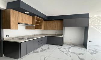 Foto de inmueble en Av. Ávila Camacho, Col. Mezquitan Country C.P. 44260, Guadalajara