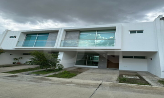 Foto de inmueble en Av. Paseo del Bosque, Col. Natura Bosque Residencial C.P. 45066, Zapopan