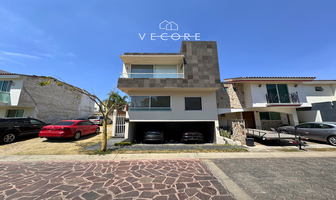Foto de inmueble en Blvd Prolongacion Mariano Otero, Col. Nueva Galicia Residencial C.P. 45645, Tlajomulco de Zúñiga