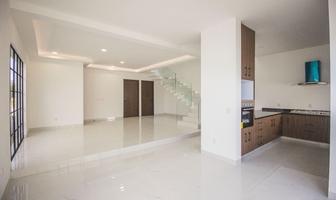 Foto de inmueble en Paseo de la Estrella, Col. Parques Vallarta C.P. 45222, Zapopan