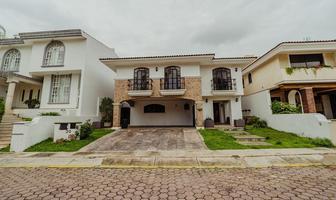 Foto de inmueble en Av. Paseo Royal Country, Col. Royal Country C.P. 45116, Zapopan