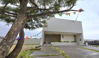 Foto de inmueble en Avenida Vuelo de Las Grullas, Col. San Agustin C.P. 45645, Tlajomulco de Zúñiga