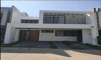 Foto de inmueble en Av. Valle de los Imperios, Col. Sendas Residencial C.P. 45134, Zapopan