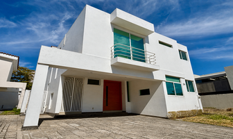 Foto de inmueble en Paseo de la Luna, Col. Solares C.P. 45019, Zapopan