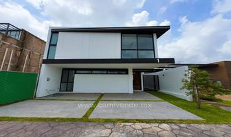 Foto de inmueble en Av. P.º de los Emperadores, Col. Valle Imperial C.P. 45134, Zapopan