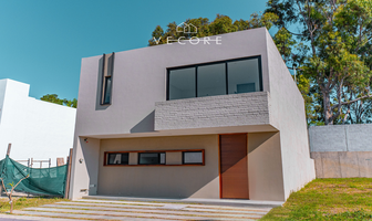 Foto de inmueble en Av. Paseo de los Emperadores, Col. Valle Imperial C.P. 45134, Zapopan