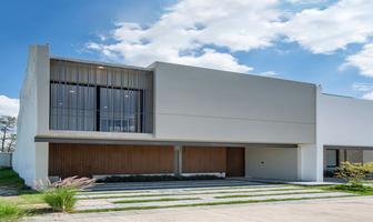 Foto de inmueble en Av paseo de los emperadores, Col. Valle Imperial C.P. 45134, Zapopan