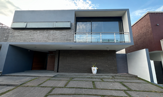 Foto de inmueble en Paseo de los emperadores, Col. Valle Imperial C.P. 45134, Zapopan