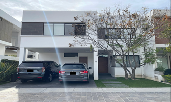 Foto de inmueble en Av. Paseo La Toscana, Col. Valle Real C.P. 45019, Zapopan