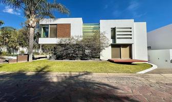 Foto de inmueble en Paseo San Arturo Sur, Col. Valle Real C.P. 45019, Zapopan