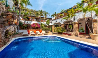 Foto de inmueble en 215 Las Garzas Av. 8 Las Garzas JA, Puerto Vallarta, #8Int. 215, Col. Zona Hotelera Norte C.P. 48333, Puerto Vallarta