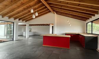 Foto de inmueble en Av. del Carmen, Col. Avándaro C.P. 51200, Valle de Bravo