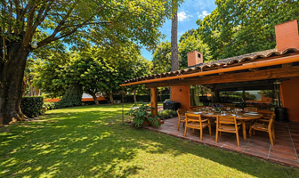 Foto de inmueble en Av del Carmen, Col. Avándaro C.P. 51200, Valle de Bravo