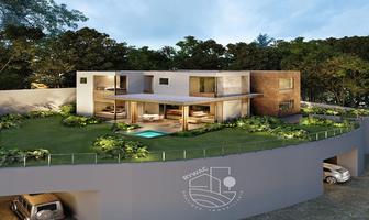 Foto de inmueble en Avenida del Carmen, Col. Avándaro C.P. 51200, Valle de Bravo