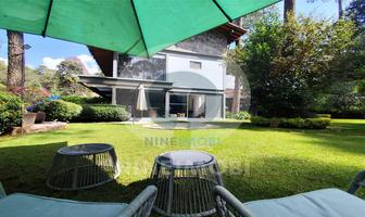 Foto de inmueble en Casa en Condominio en Avándaro, Jacuzzi, Alberca, Padel y Enorme Jardín #243, Col. Avándaro C.P. 51200, Valle de Bravo