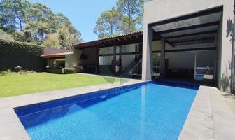 Foto de inmueble en Casa en Venta y en Renta con Alberca,en Avándaro y Hermoso Jardín #36, Col. Avándaro C.P. 51200, Valle de Bravo