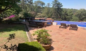 Foto de inmueble en Cerrada de Vega del manantial, Col. Avándaro C.P. 51200, Valle de Bravo