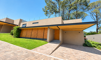 Foto de inmueble en Fontana Brava, Col. Avándaro C.P. 51200, Valle de Bravo