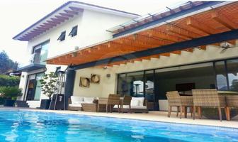 Foto de inmueble en Vega del Valle, Col. Avándaro C.P. 51200, Valle de Bravo