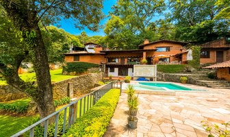 Foto de inmueble en fontana luz, Col. Avándaro C.P. 51200, Valle de Bravo