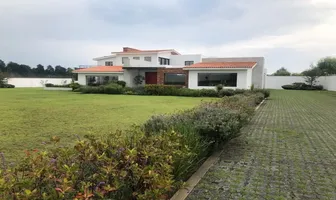 Foto de inmueble en Paseo de la Media Luna, Col. Cacalomacán C.P. 50265, Toluca