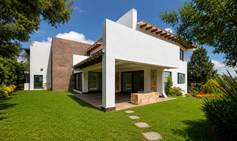 Foto de inmueble en , Col. Club de Golf los Encinos C.P. 52005, Lerma