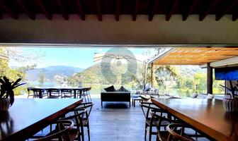 Foto de inmueble en Casa en la Peña en Valle de Bravo con Muelle, Alberca y Hermosa Vista #126, Col. La Peña C.P. 51200, Valle de Bravo