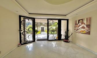 Foto de inmueble en Venta Casa 3 Habitaciones 1,103m2 Totales, Col. Lomas de Tecamachalco C.P. 53950, Naucalpan de Juárez